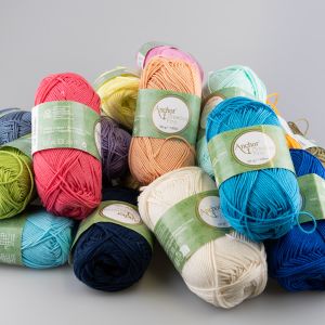 Yarn Anchor Creativa Fino 50 g / Different shades