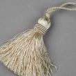 Medium Tassel / 402 CREAM