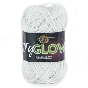 Tumši spīdoša dzija Lion Brand DIY Glow 50 g / 098 Natural